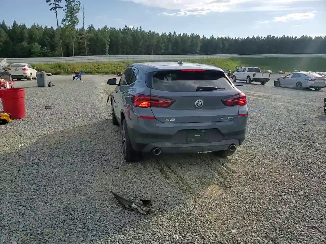 Фото: WBXYH9C04M5S09880