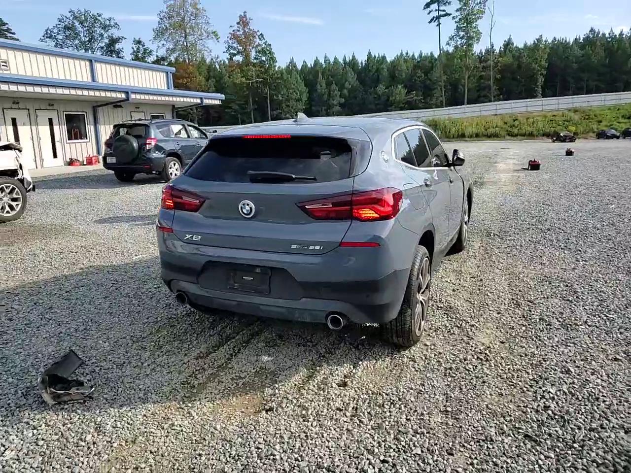 Фото: WBXYH9C04M5S09880