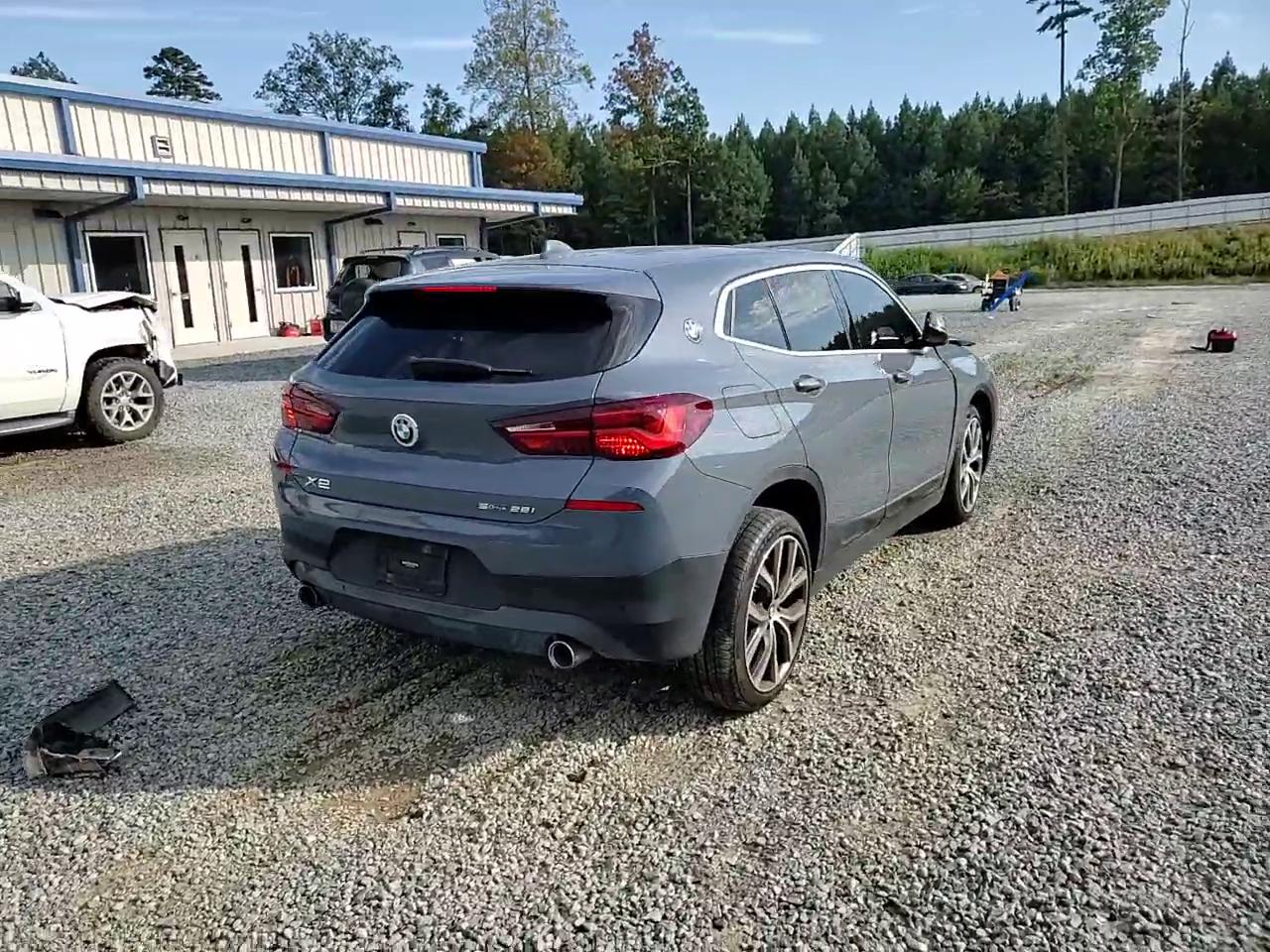 Фото: WBXYH9C04M5S09880