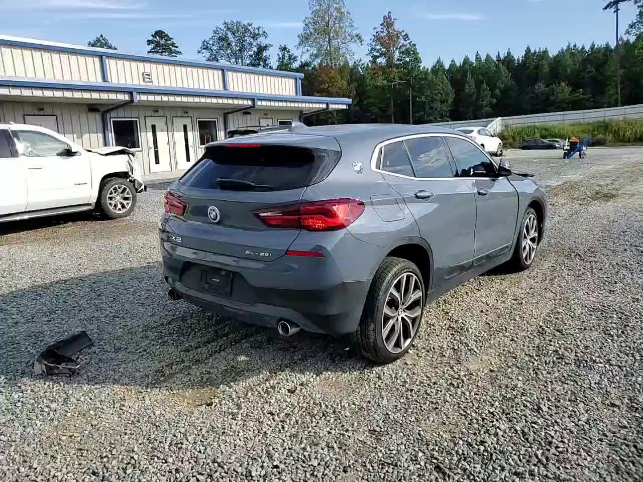 Фото: WBXYH9C04M5S09880