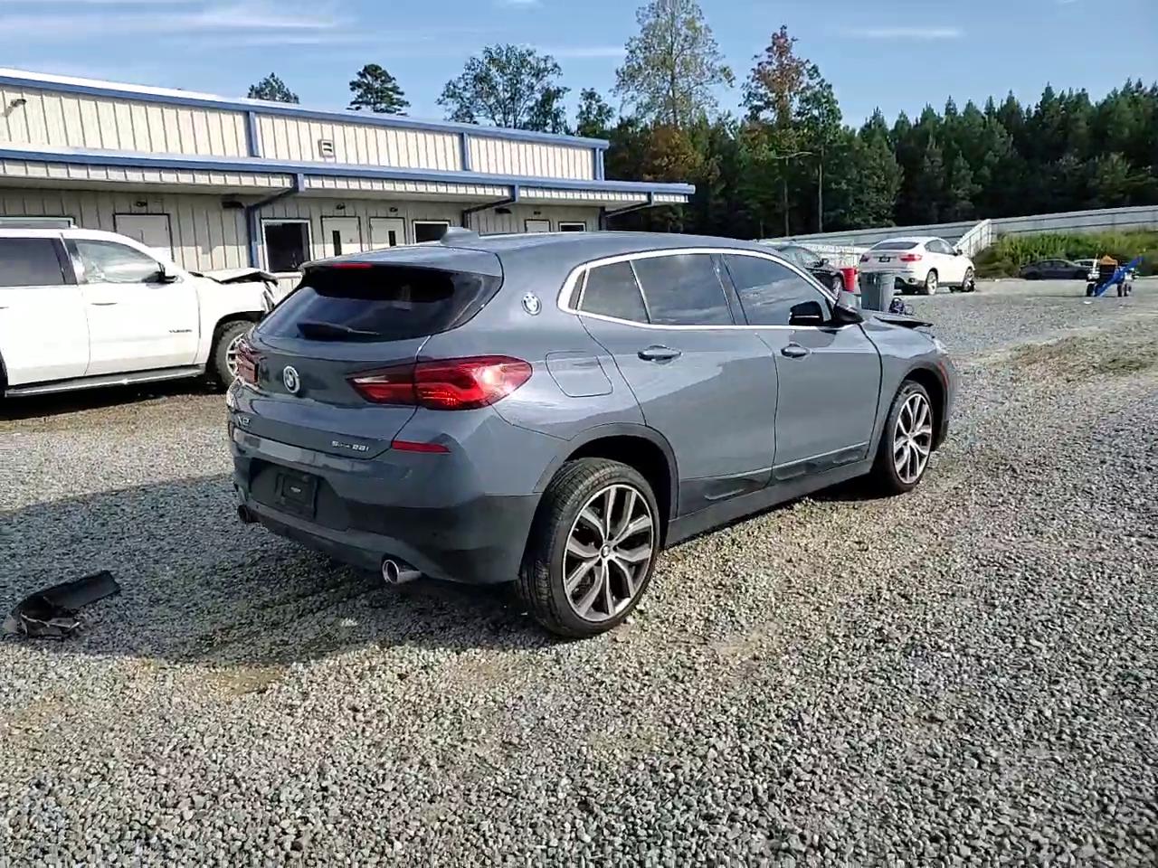 Фото: WBXYH9C04M5S09880