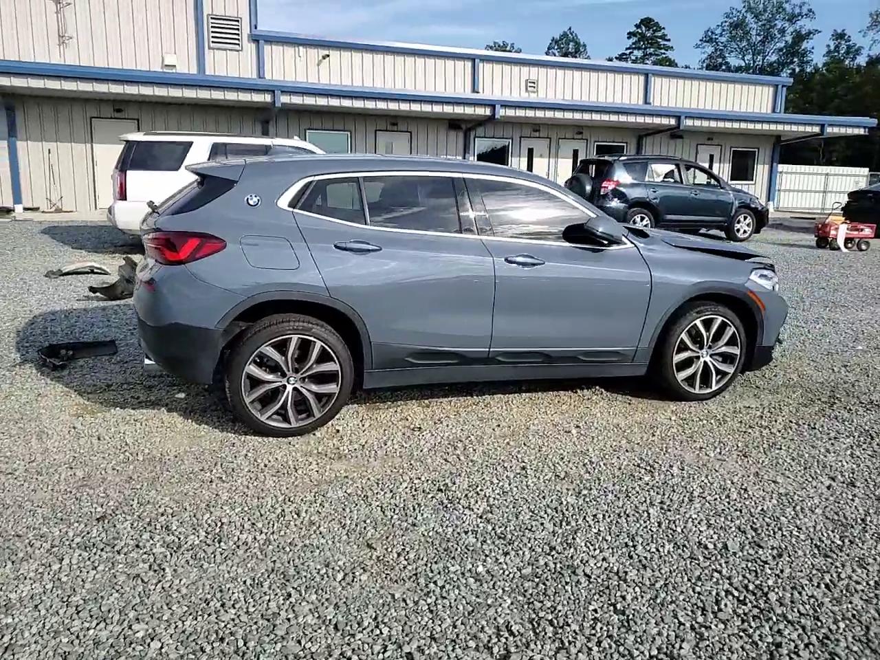 Фото: WBXYH9C04M5S09880