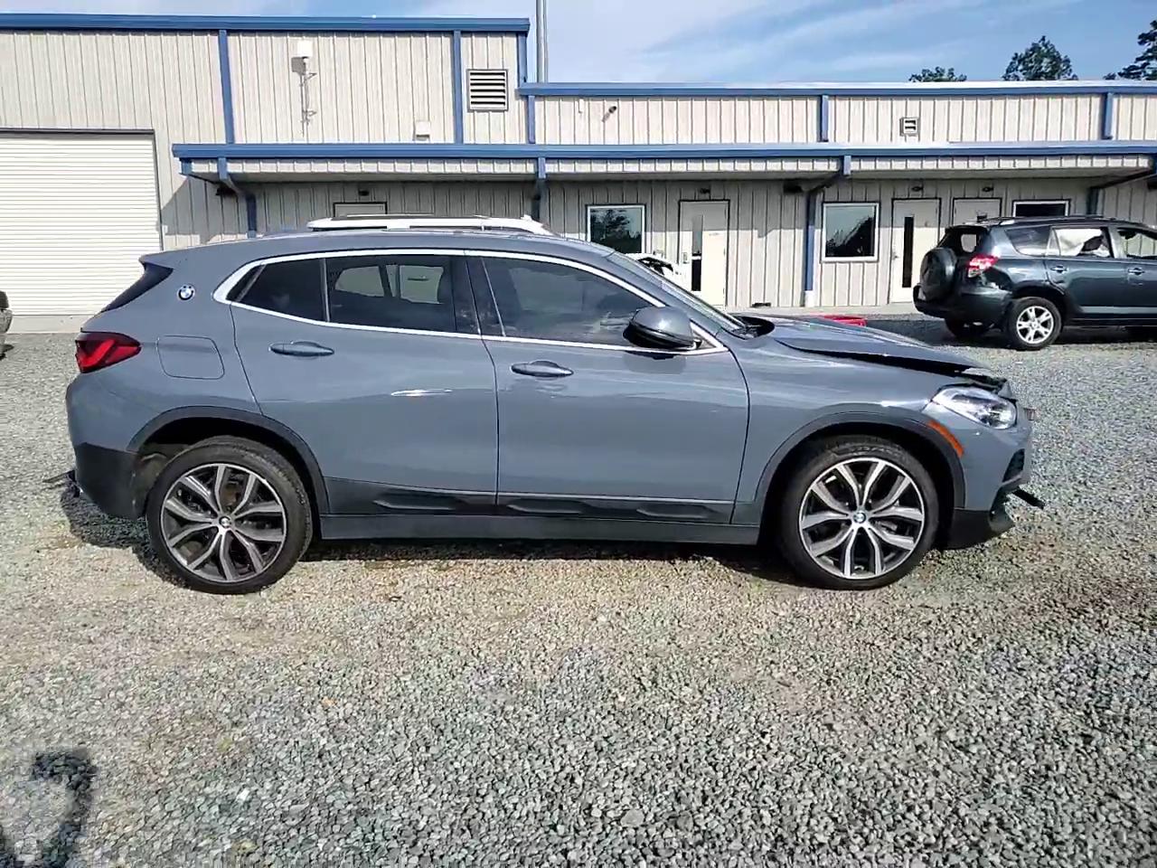 Фото: WBXYH9C04M5S09880