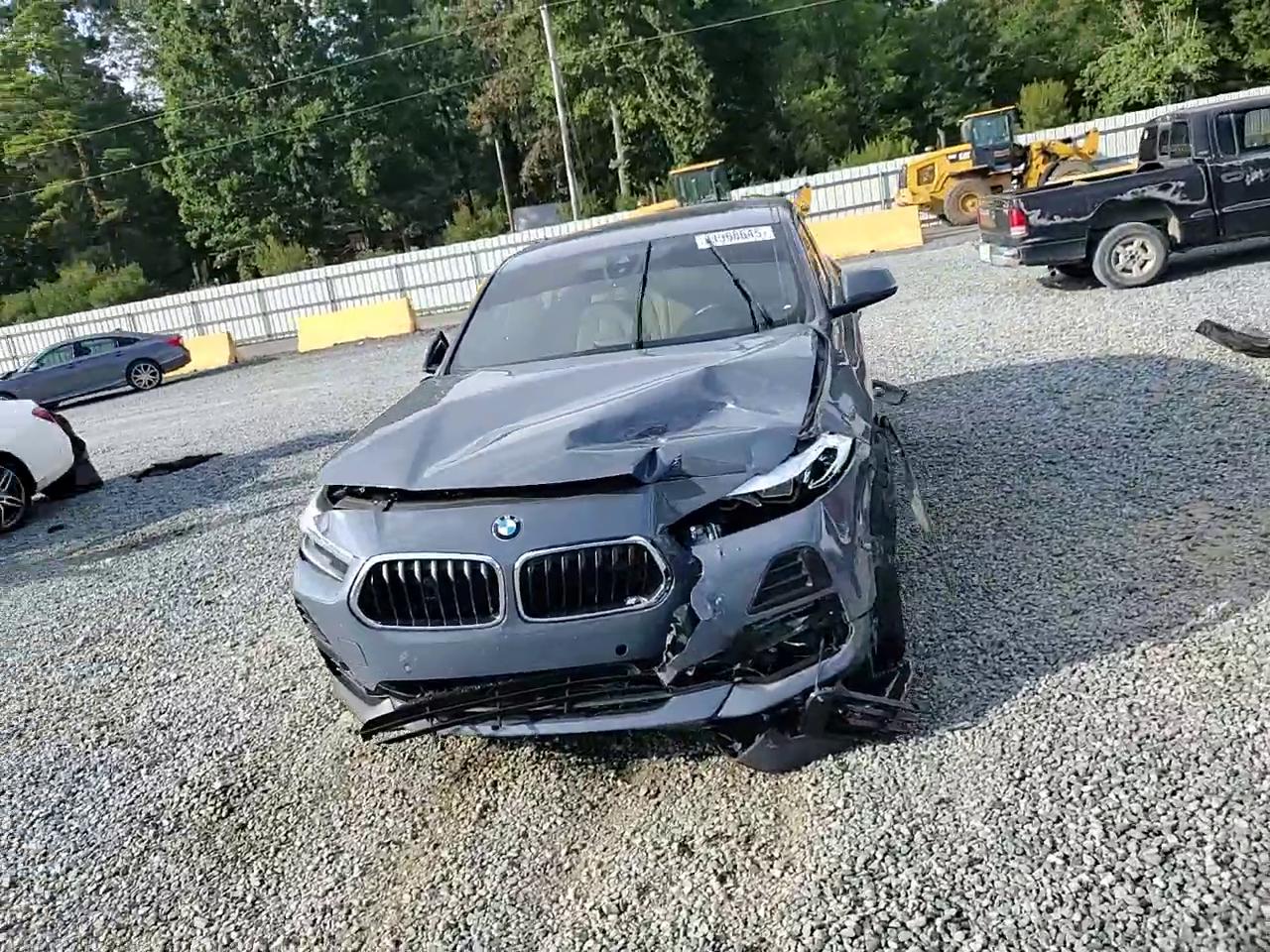 Фото: WBXYH9C04M5S09880