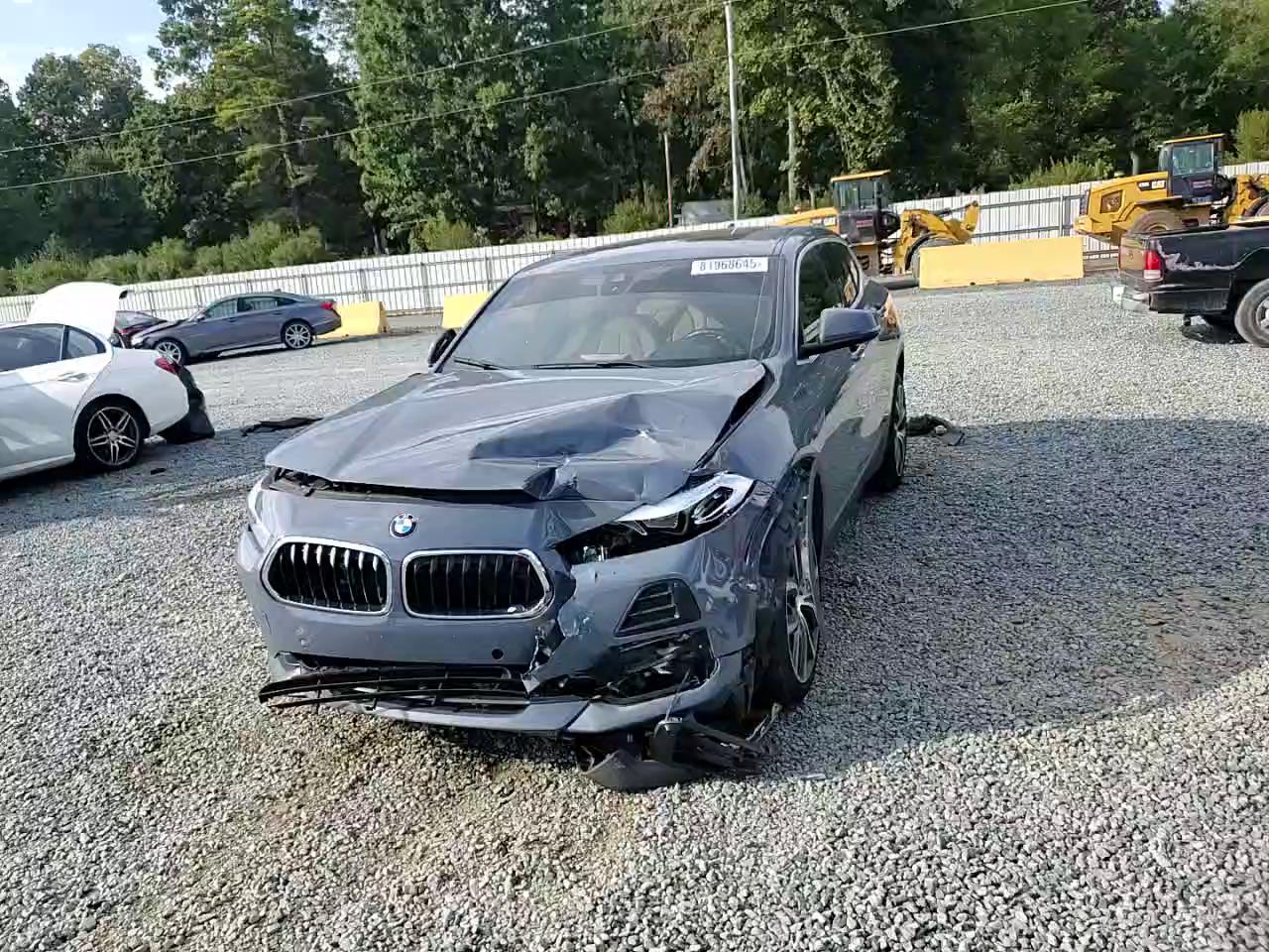 Фото: WBXYH9C04M5S09880