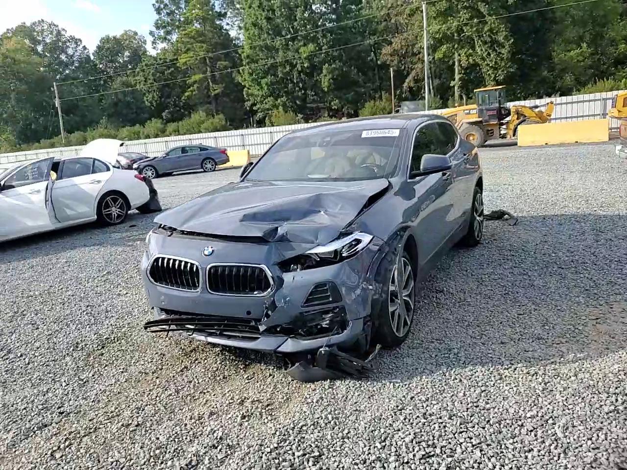 Фото: WBXYH9C04M5S09880