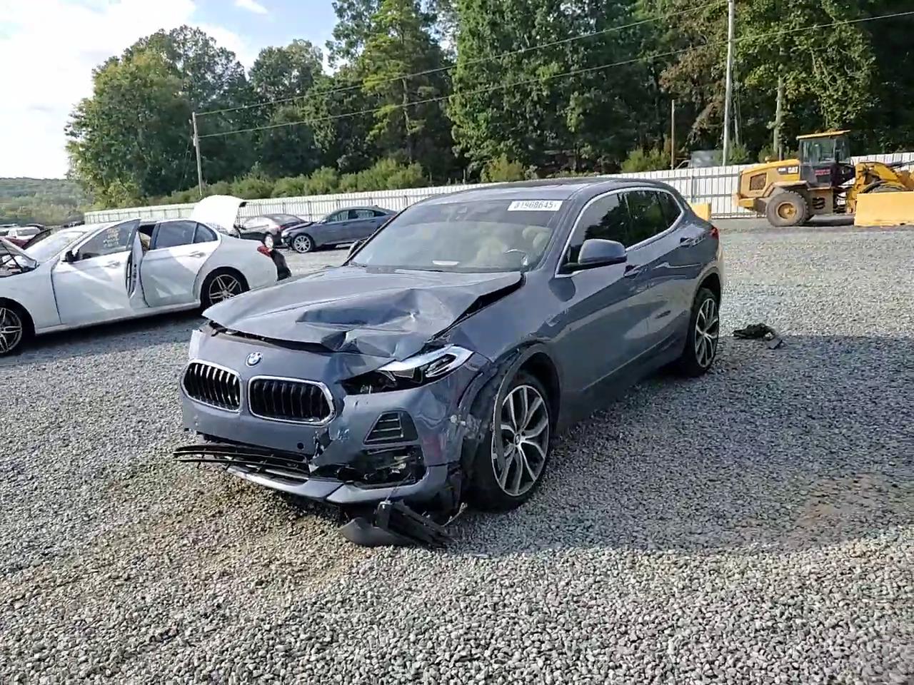 Фото: WBXYH9C04M5S09880