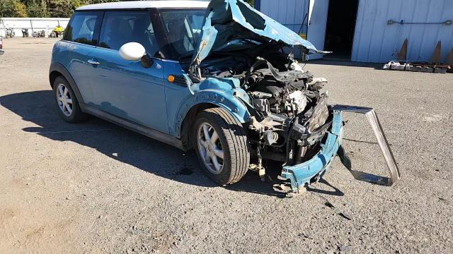 2009 Mini Cooper VIN: WMWMF33589TW79985 Lot: 90891475