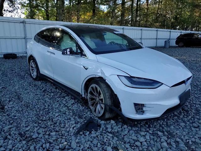 2018 Tesla Model X VIN: 5YJXCAE2XJF106397 Lot: 81928705