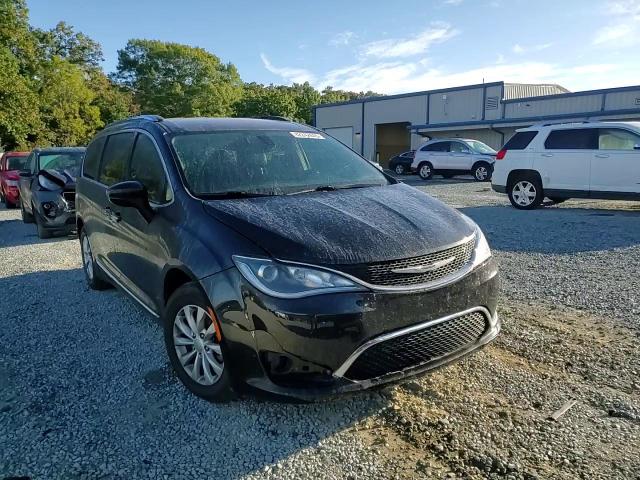 2019 Chrysler Pacifica Touring L VIN: 2C4RC1BG6KR732589 Lot: 82242445