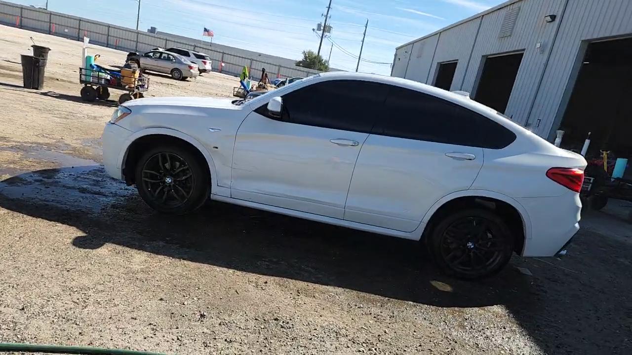 Фото: 5UXXW3C56J0T83089