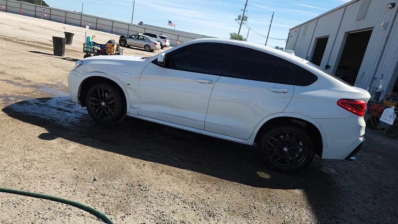 Фото: 5UXXW3C56J0T83089