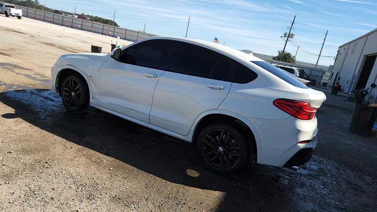 Фото: 5UXXW3C56J0T83089