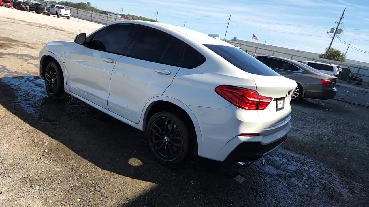 Фото: 5UXXW3C56J0T83089