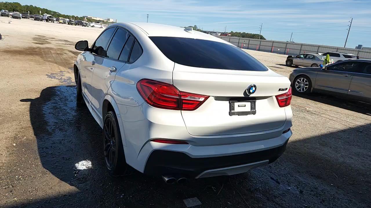 Фото: 5UXXW3C56J0T83089