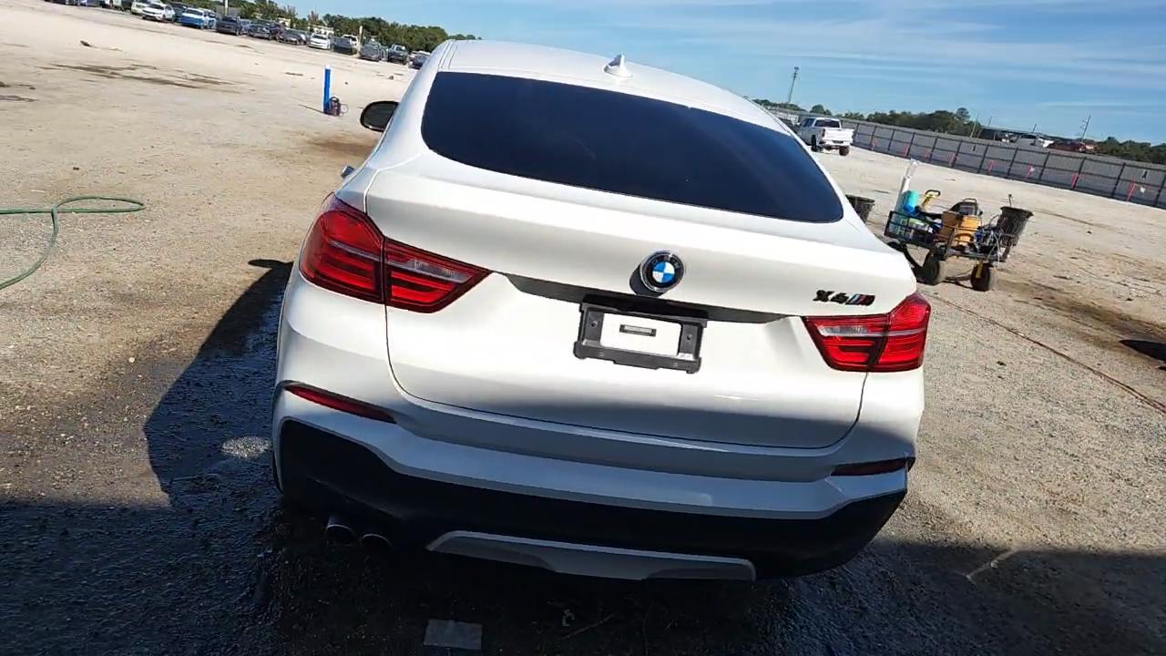 Фото: 5UXXW3C56J0T83089