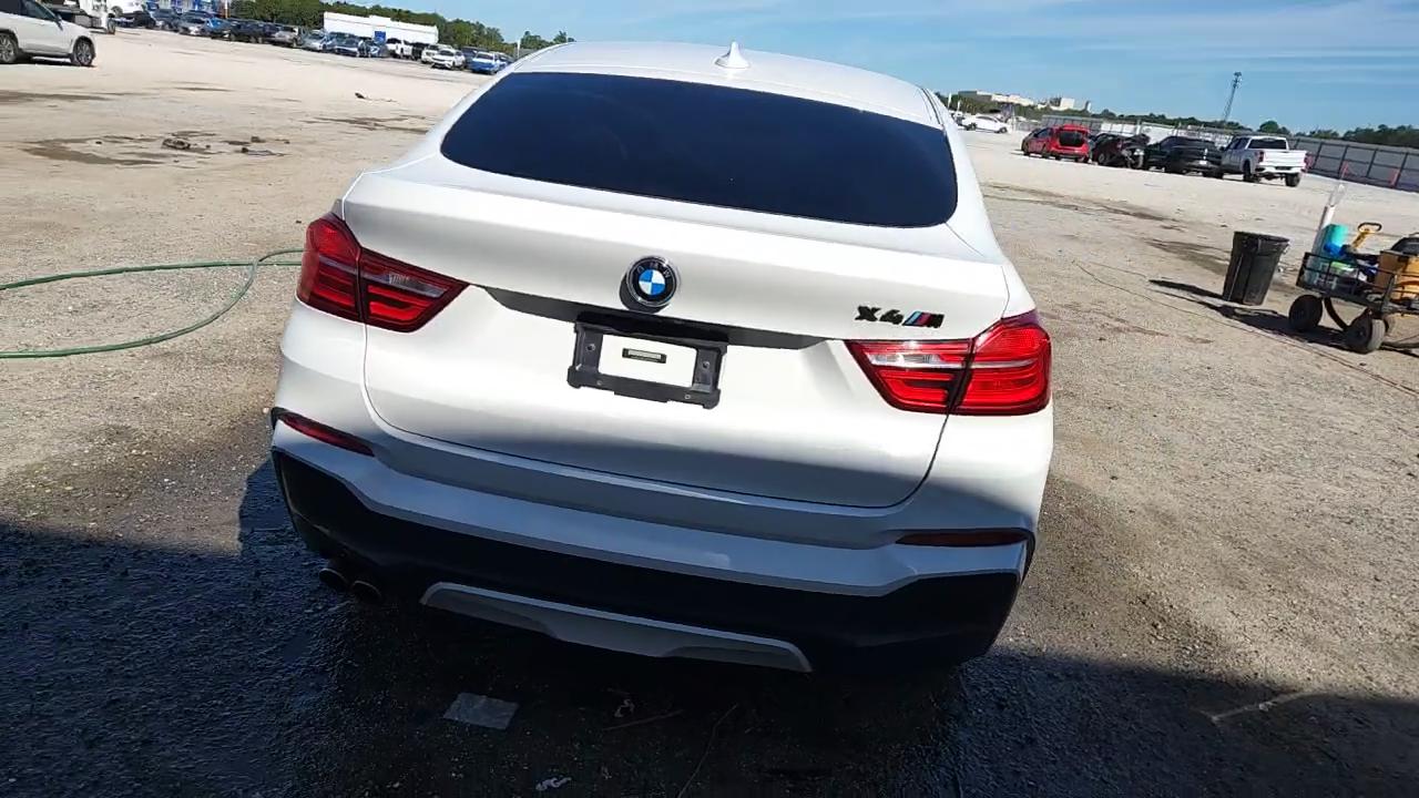 Фото: 5UXXW3C56J0T83089