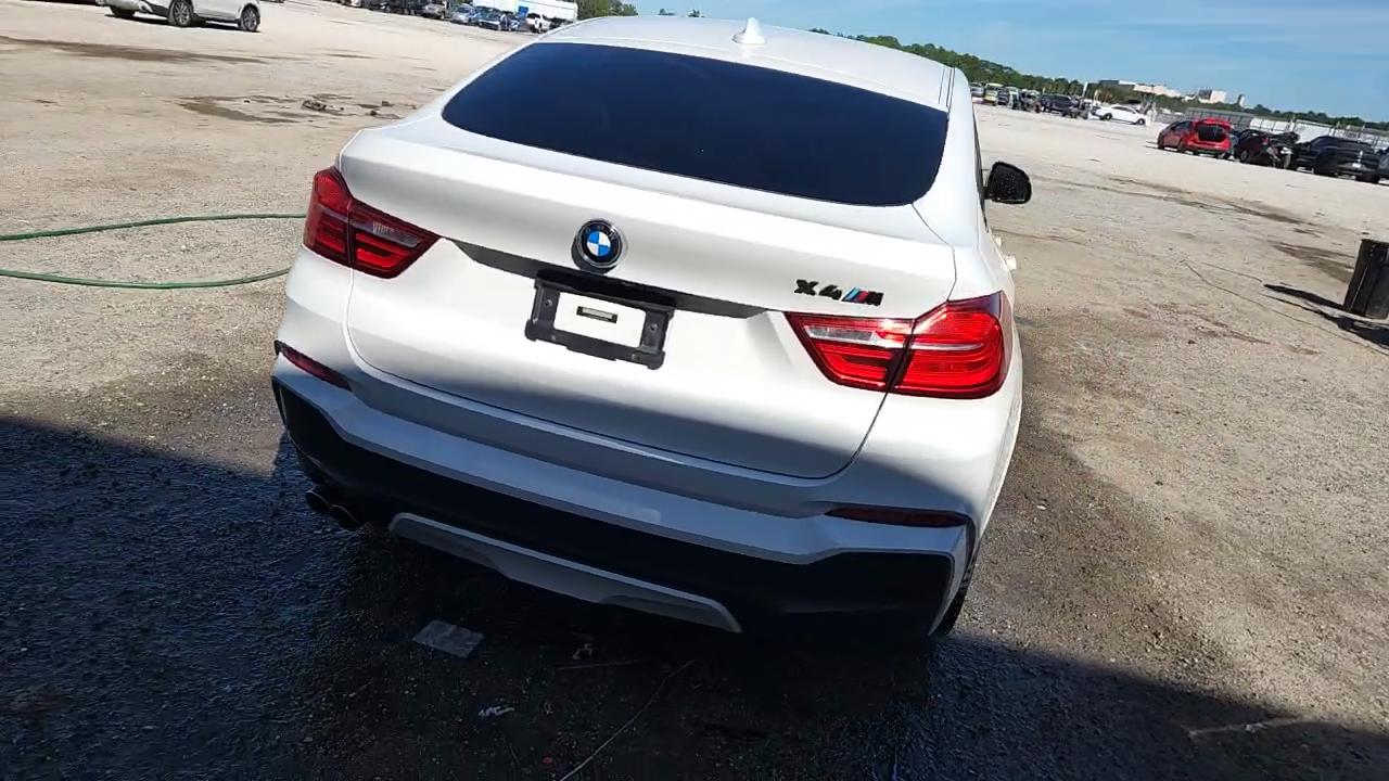 Фото: 5UXXW3C56J0T83089