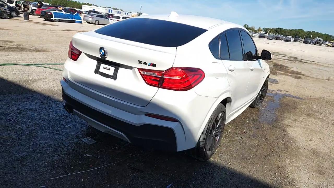 Фото: 5UXXW3C56J0T83089