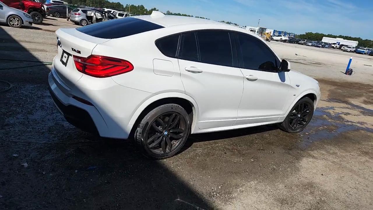 Фото: 5UXXW3C56J0T83089