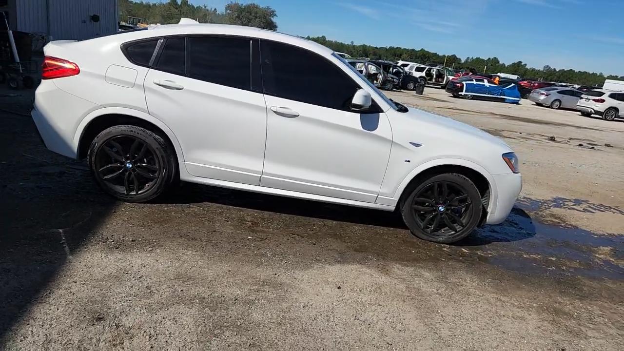 Фото: 5UXXW3C56J0T83089