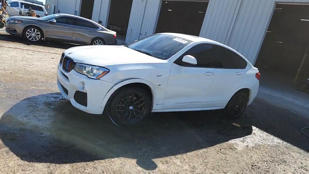 Фото: 5UXXW3C56J0T83089