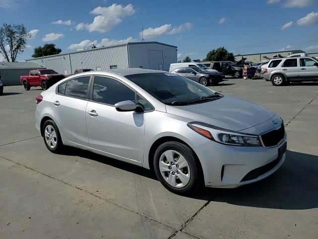 2018 Kia Forte Lx VIN: 3KPFK4A70JE209044 Lot: 82386545