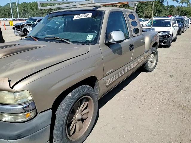 2000 Chevrolet Silverado C1500 VIN: 2GCEC19T1Y1270581 Lot: 82360295