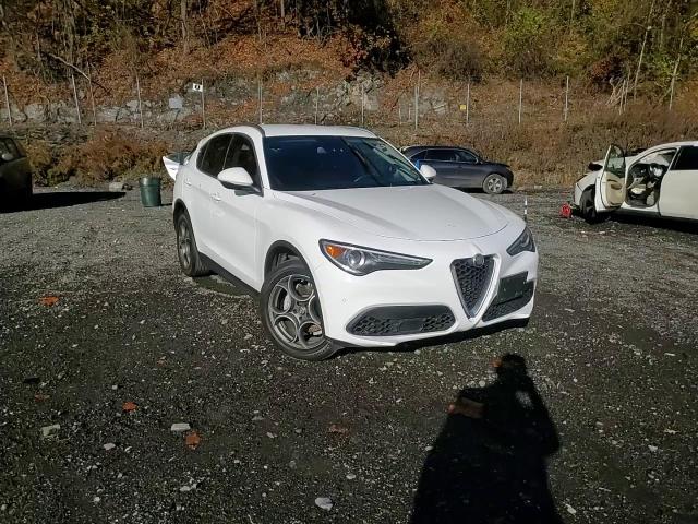 2018 Alfa Romeo Stelvio Ti VIN: ZASFAKBN8J7B72983 Lot: 90545095
