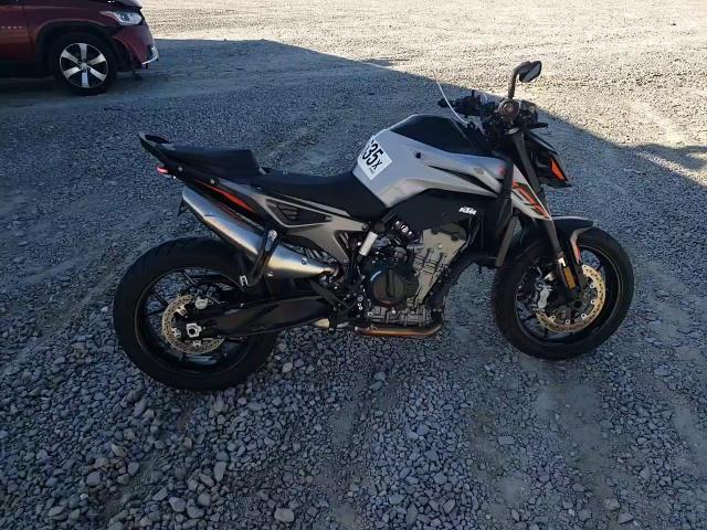 2024 Ktm 790 Duke VIN: LCETU7402RH715610 Lot: 85304635