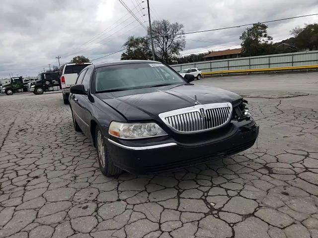 2006 Lincoln Town Car Signature Limited VIN: 1LNHM82V26Y625164 Lot: 90861305