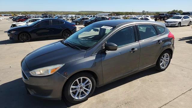 2018 Ford Focus Se VIN: 1FADP3K25JL330834 Lot: 90440515