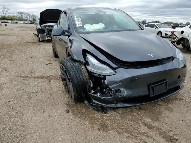 2025 Tesla Model Y VIN: 7SAYGDEF9SA359774 Lot: 89680715