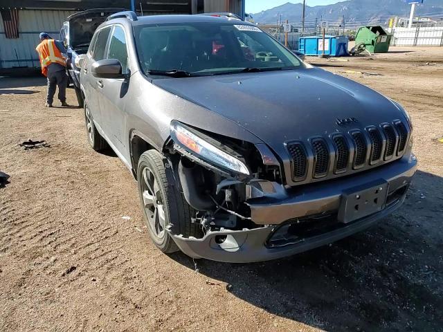 2018 Jeep Cherokee Latitude VIN: 1C4PJMCX8JD521456 Lot: 82493505