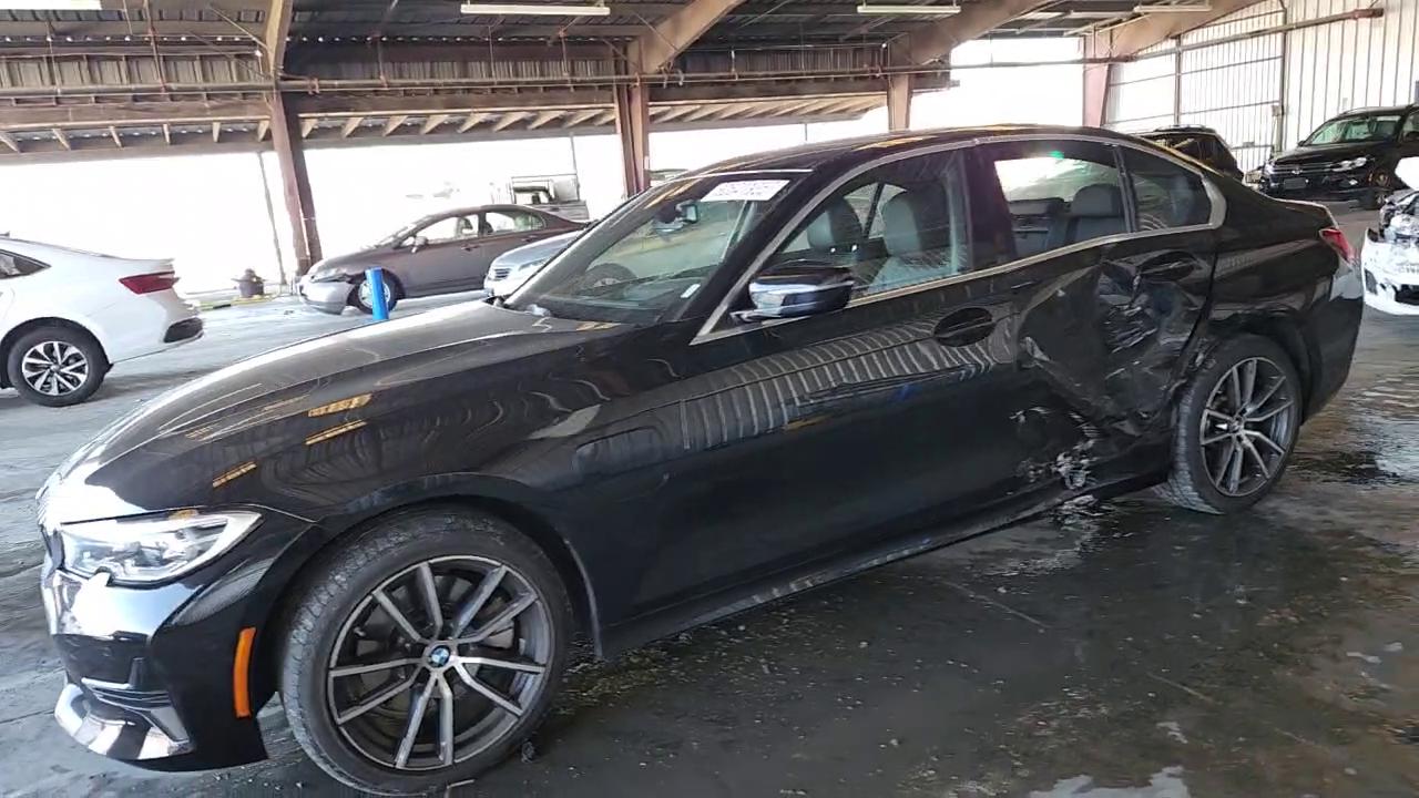 Фото: WBA5P7C0XMFK85537