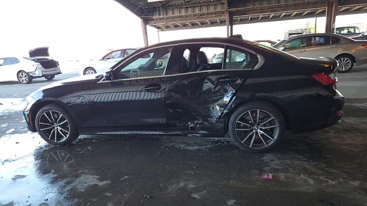 Фото: WBA5P7C0XMFK85537