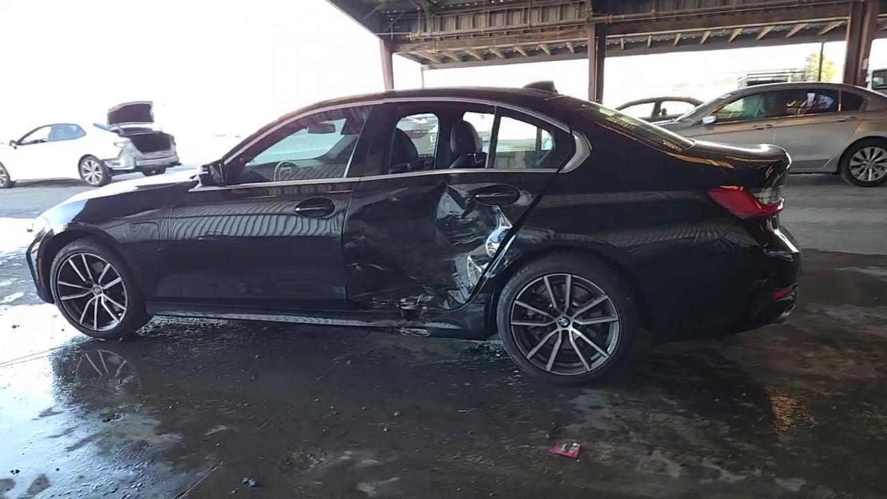 Фото: WBA5P7C0XMFK85537