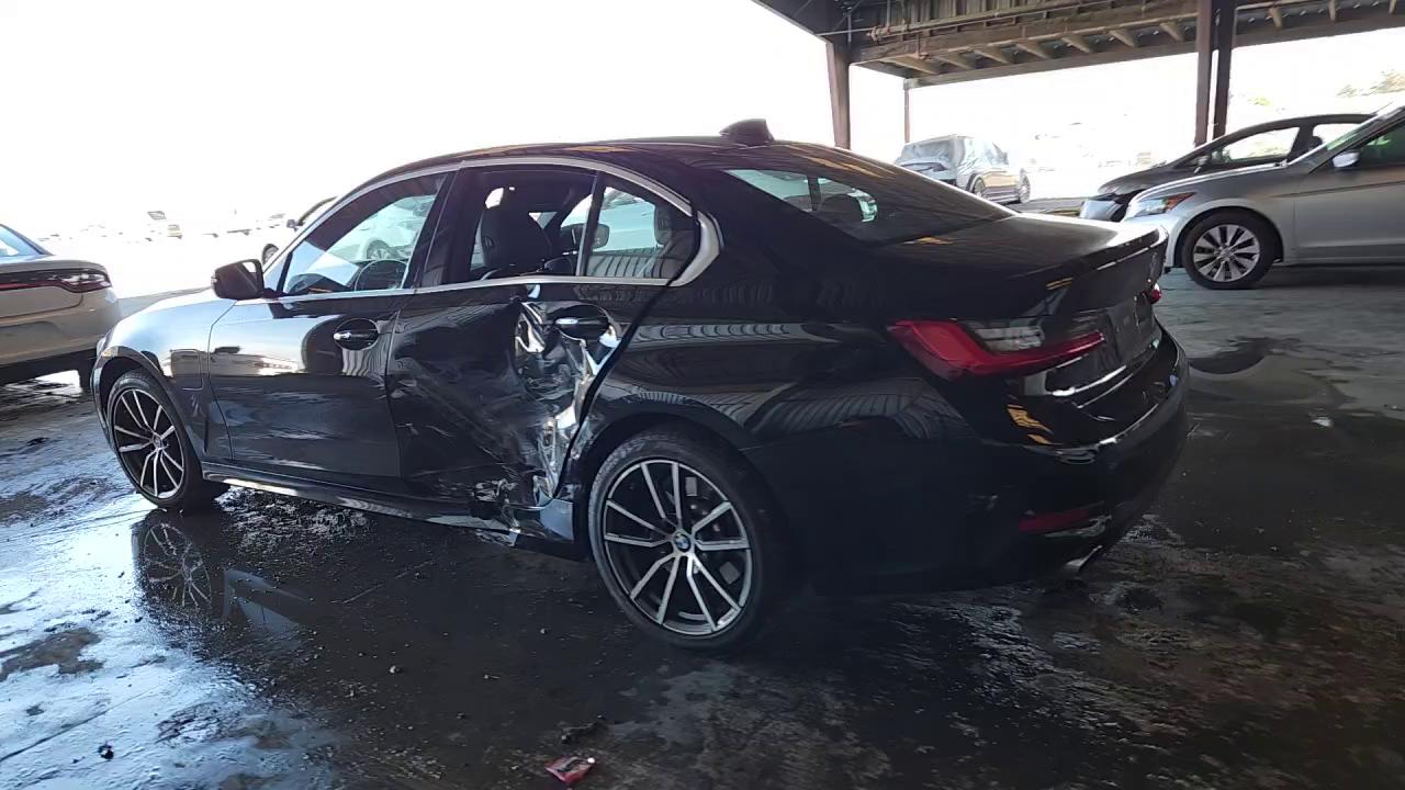 Фото: WBA5P7C0XMFK85537