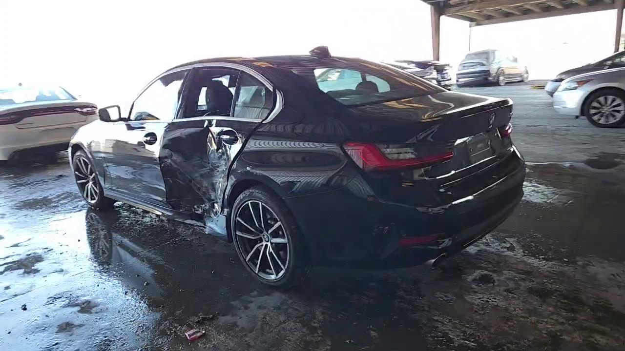 Фото: WBA5P7C0XMFK85537