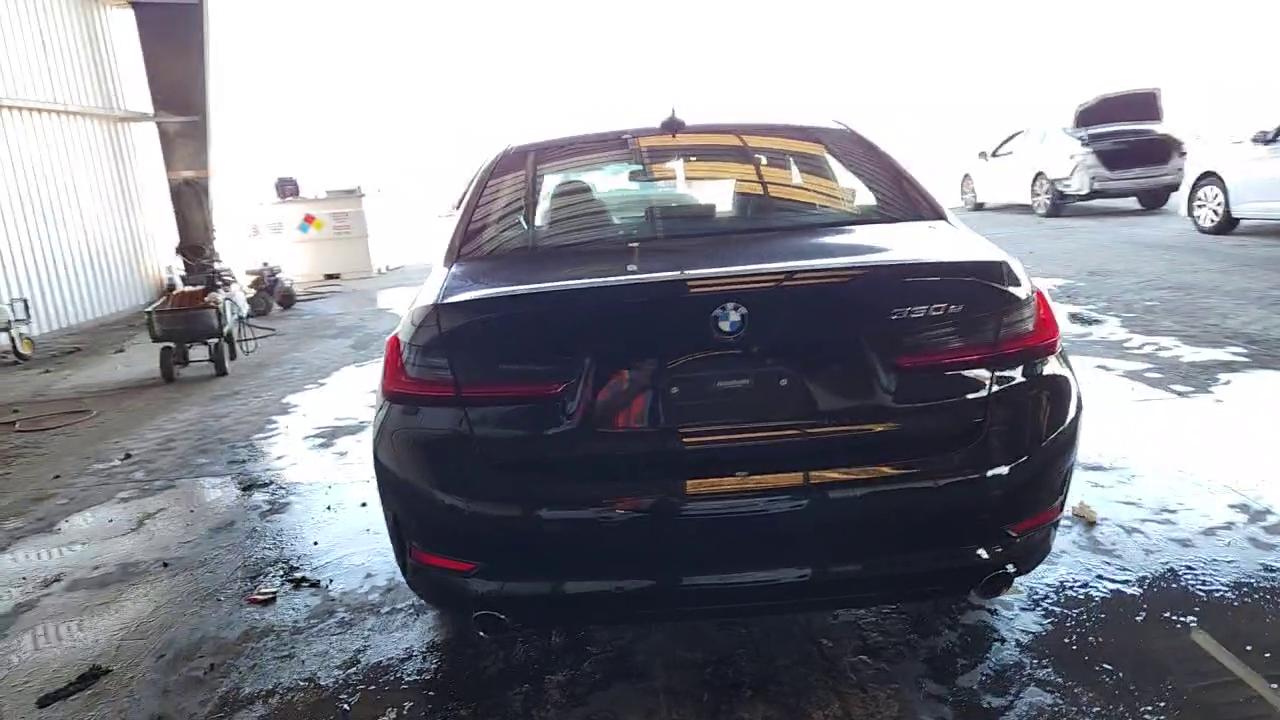 Фото: WBA5P7C0XMFK85537