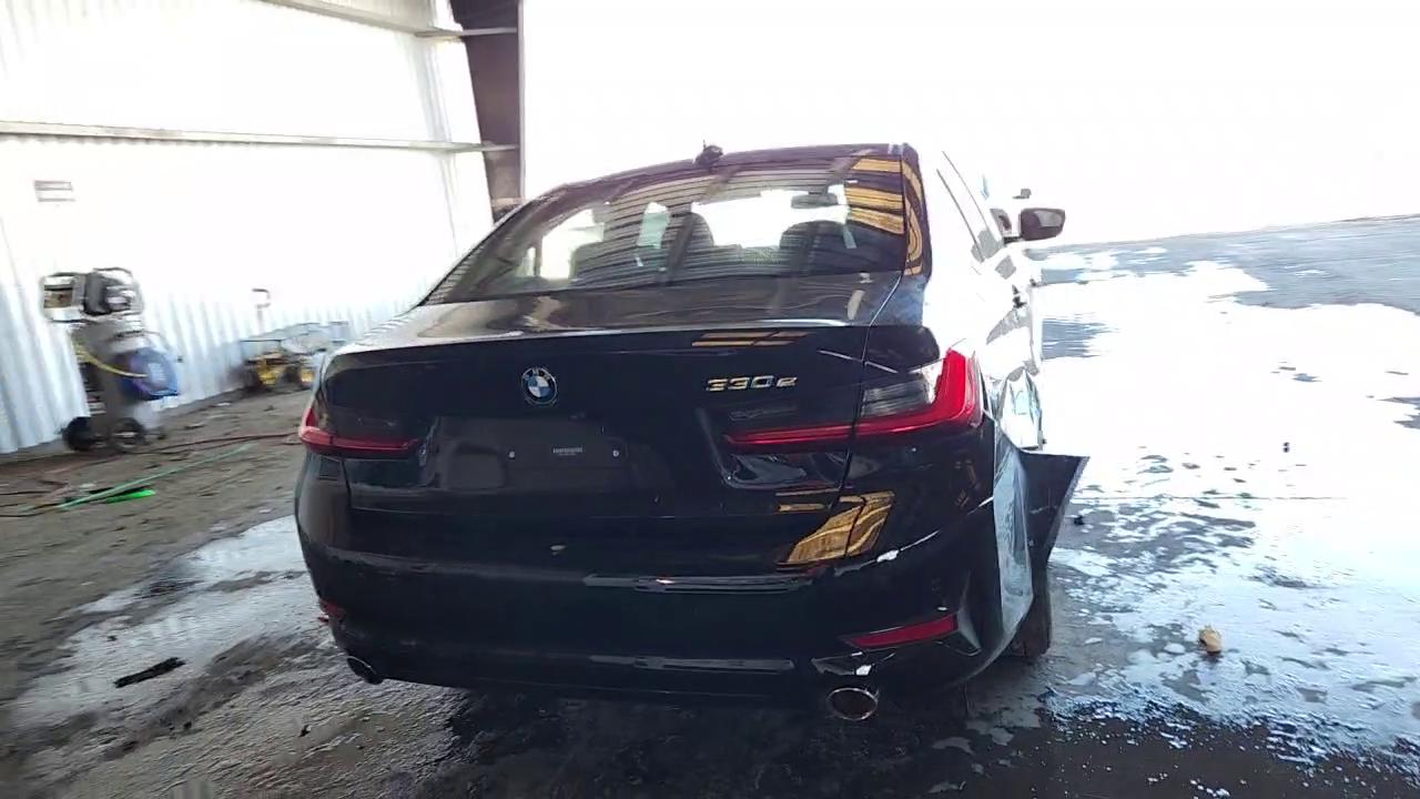 Фото: WBA5P7C0XMFK85537