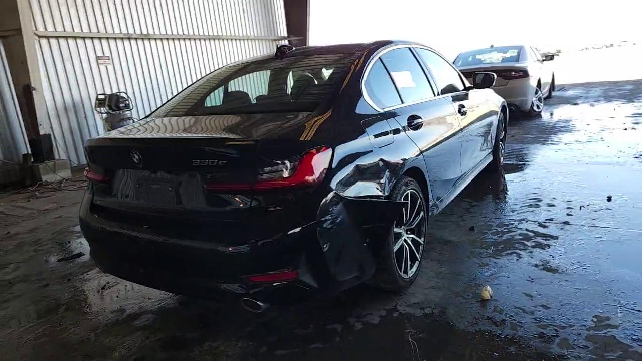 Фото: WBA5P7C0XMFK85537