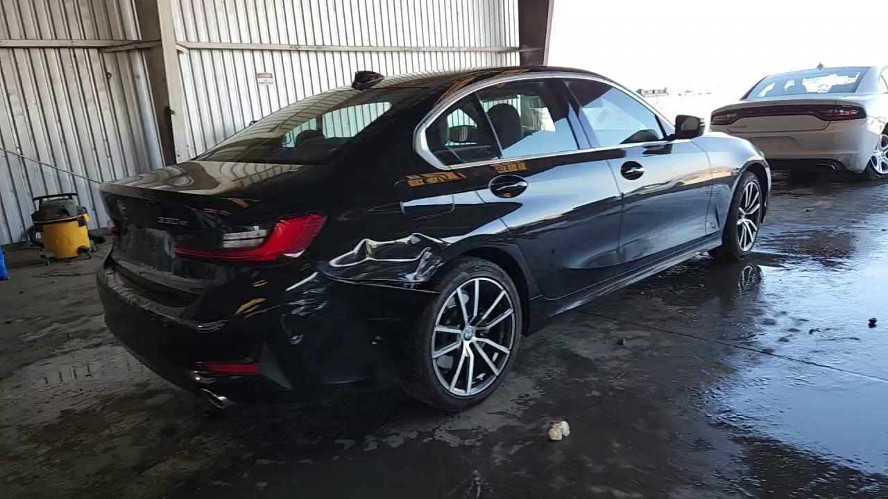 Фото: WBA5P7C0XMFK85537