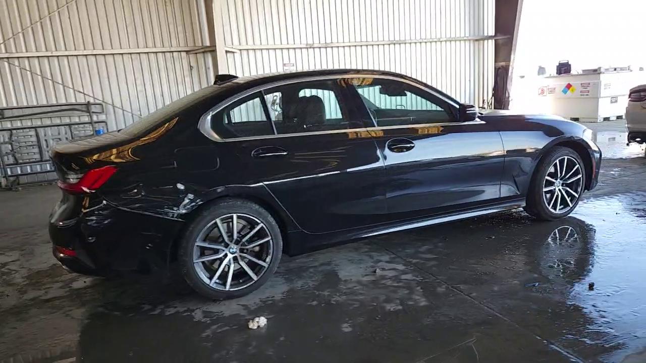 Фото: WBA5P7C0XMFK85537