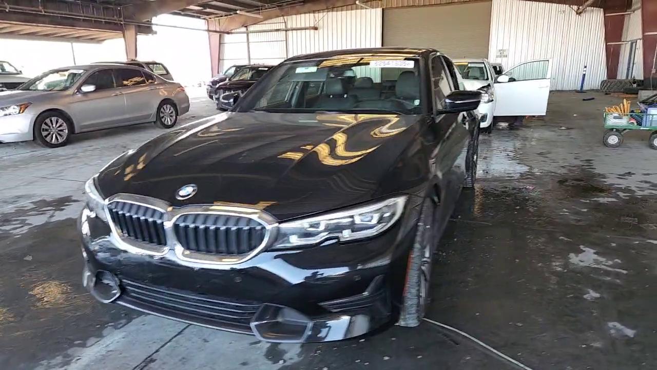 Фото: WBA5P7C0XMFK85537