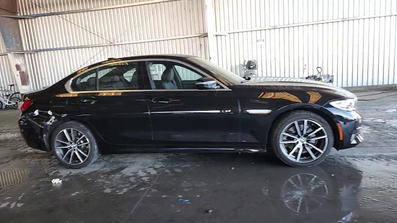 Фото: WBA5P7C0XMFK85537