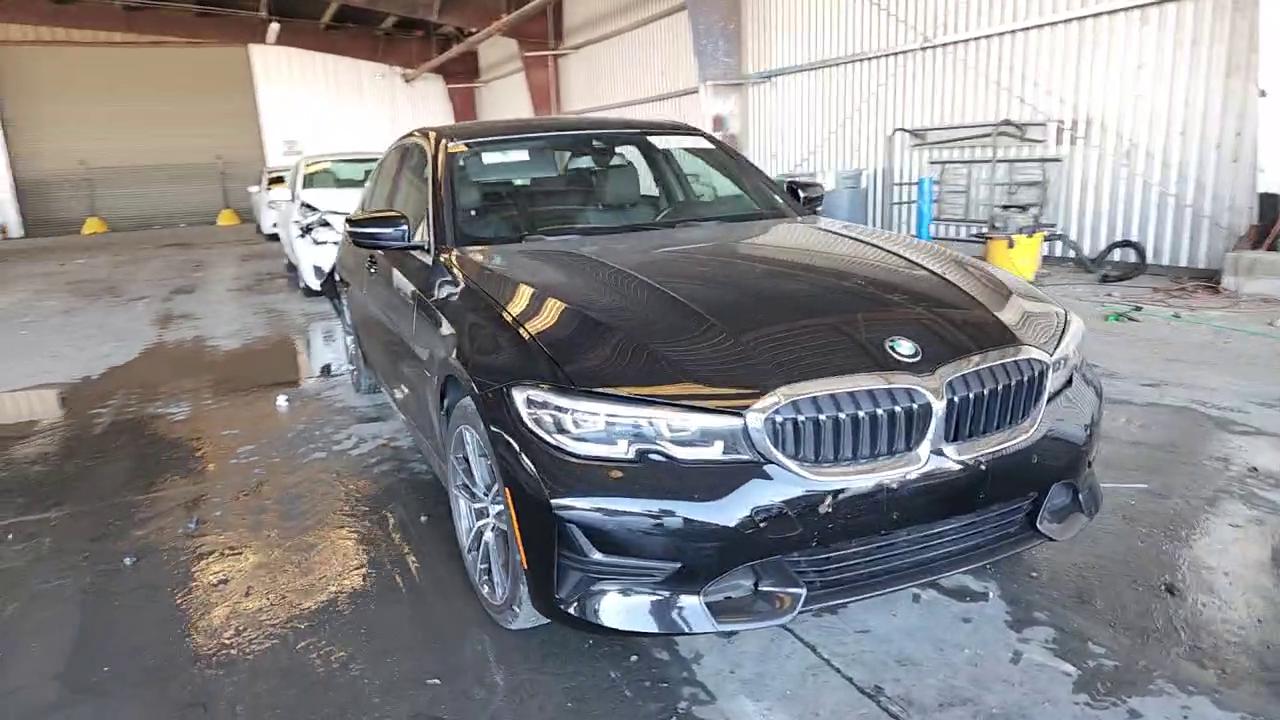 Фото: WBA5P7C0XMFK85537