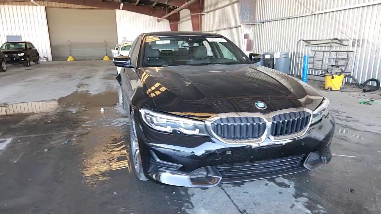 Фото: WBA5P7C0XMFK85537