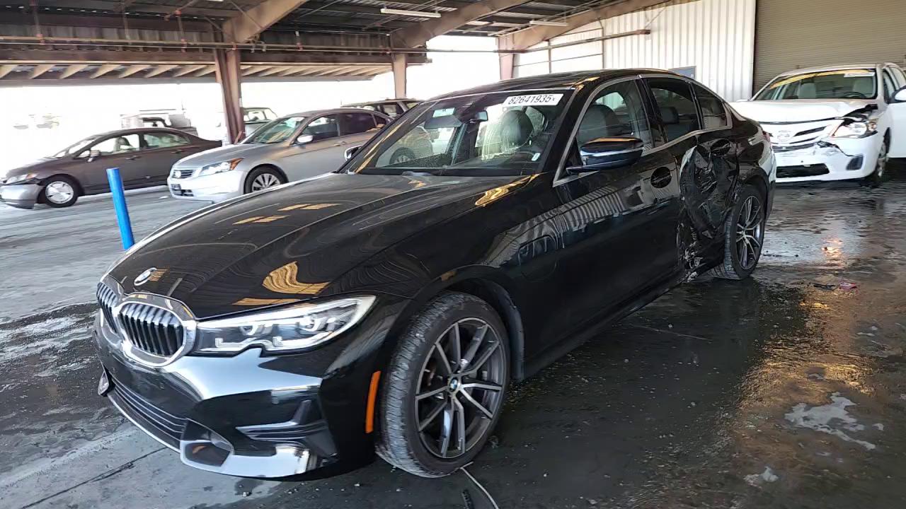 Фото: WBA5P7C0XMFK85537