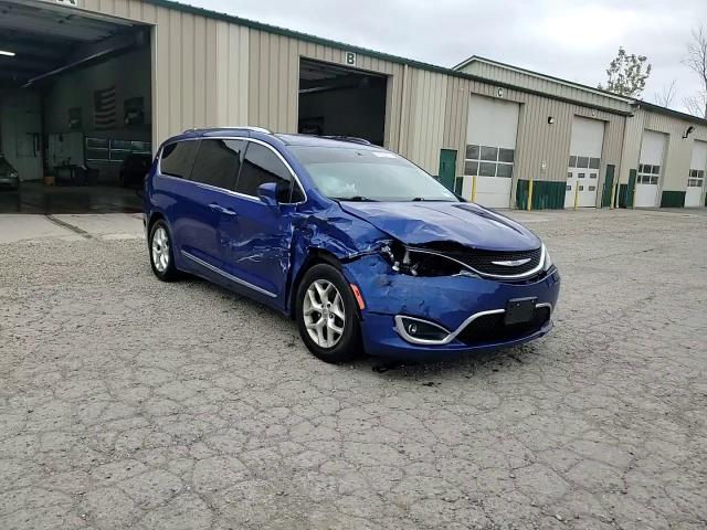 2018 Chrysler Pacifica Touring L VIN: 2C4RC1BG8JR235736 Lot: 86525375